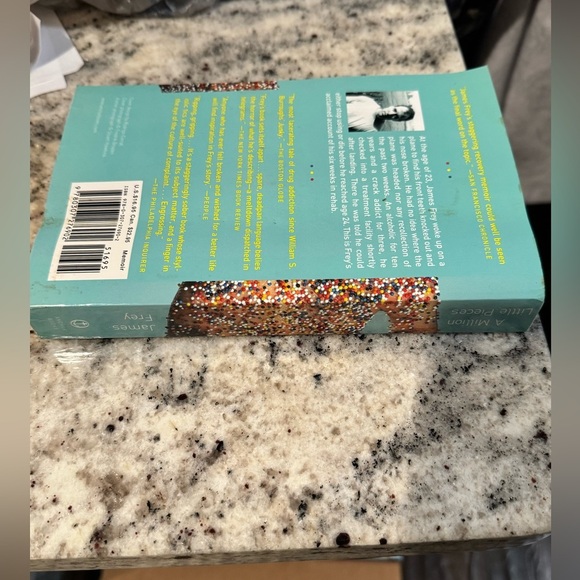 🌴A Million Little Pieces by James Frey Paperback Book - Picture 2 of 4